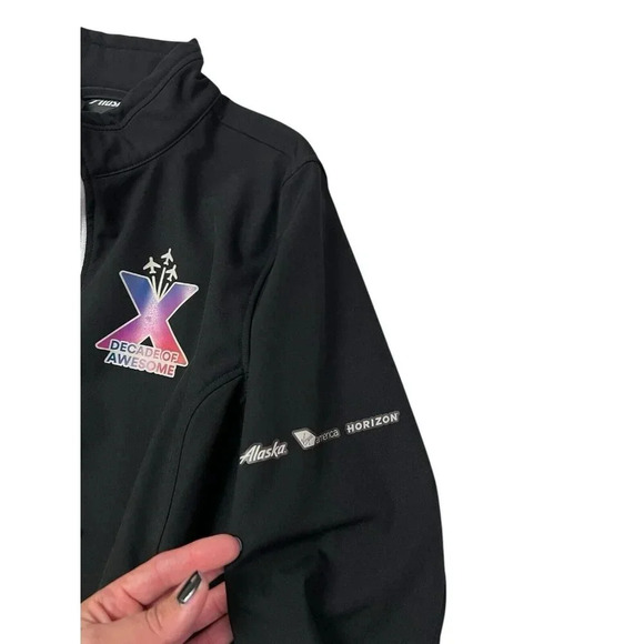 Alaska Airlines Jacket Womens L Black Decades of Awesome Logo Crew Flight NEW - Picture 4 of 9